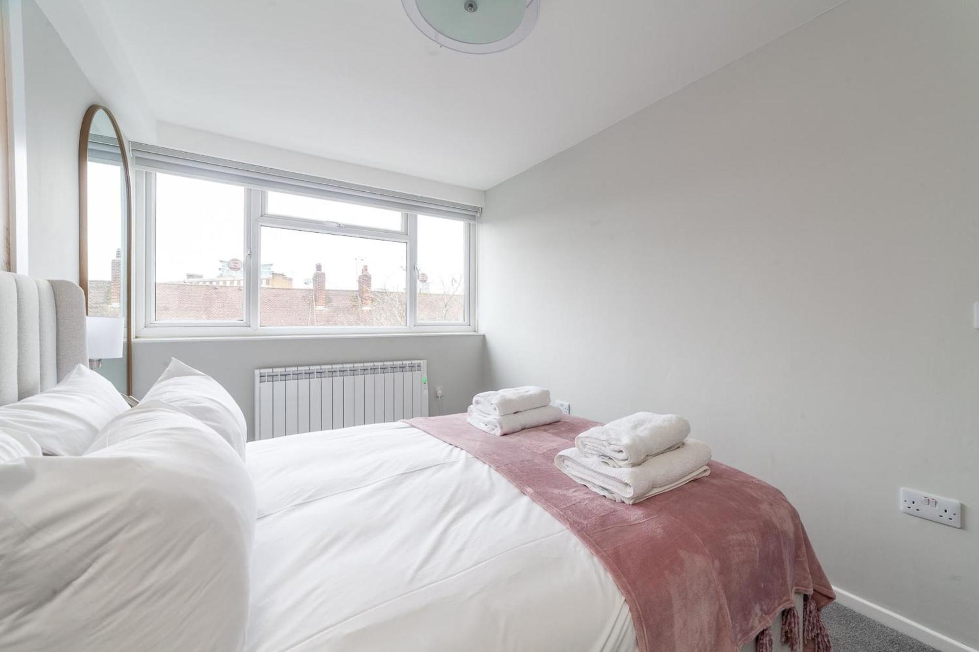 לונדון Excellent 3-Bed Flat In Elephant & Castle מראה חיצוני תמונה