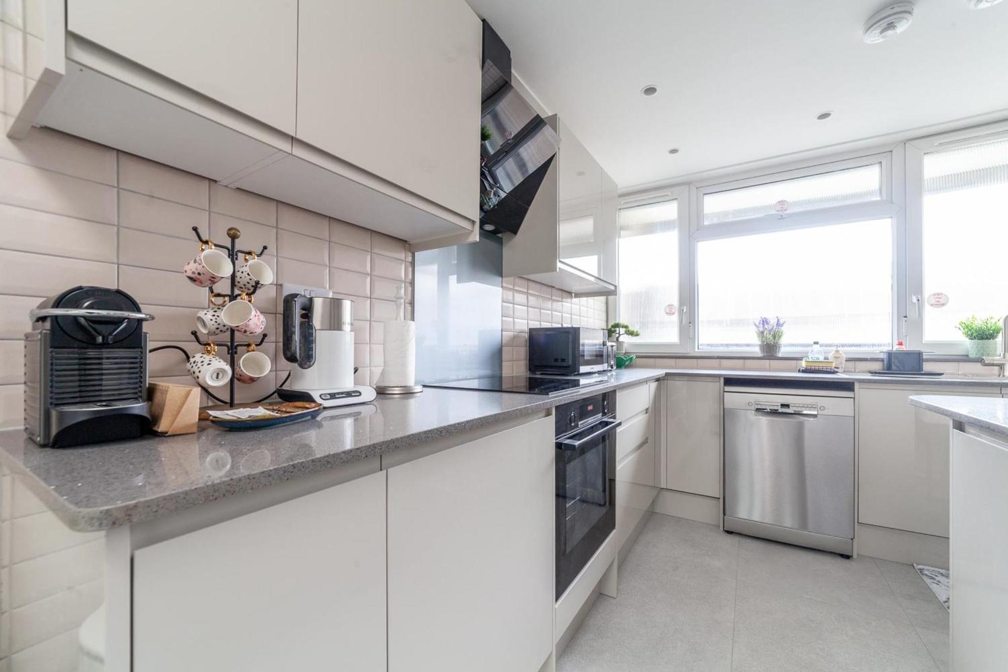 לונדון Excellent 3-Bed Flat In Elephant & Castle מראה חיצוני תמונה