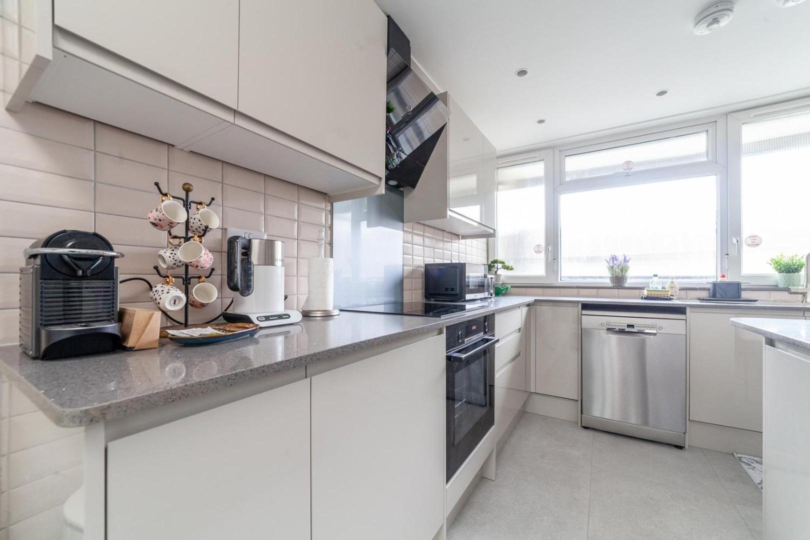 לונדון Excellent 3-Bed Flat In Elephant & Castle מראה חיצוני תמונה